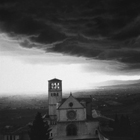 Elio Ciol, Nel buio di un temporale, Assisi (Perugia), 1967 (Collezione dell'Autore) 59 x 49 cm., Stampa contemporanea