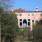 Villa Morosini con giardino, laghetto e complesso agricolo annesso, Villanova -particolare sullo stato di degrado della villa, con il tetto crollato; segnalazione di Giuliana Segatto, Motta di Livenza.